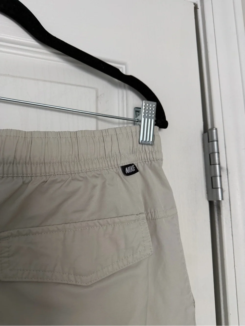 Nike men’s beige cargo pants size Large